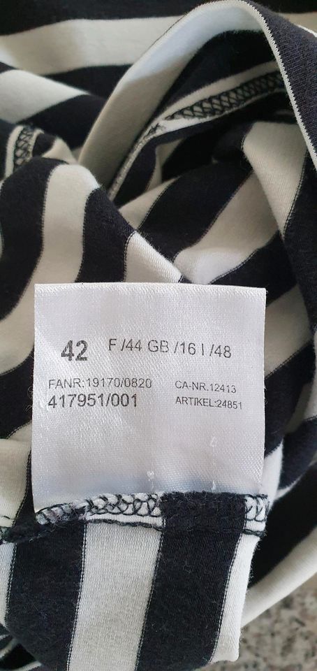 Sehr schönes T-Shirt von Basler Gr. 42 schwarz weiß gestreift in Fürth