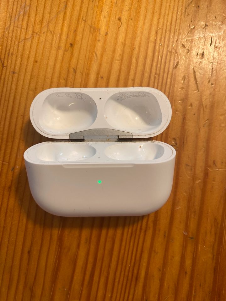 Apple AirPods Pro Case in Lohmar