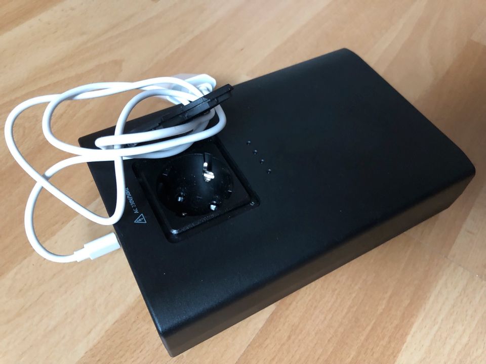 Omars Powerbank 12V mit USB C B 2.0 3.0 zum Laden Ladekabel in Radevormwald