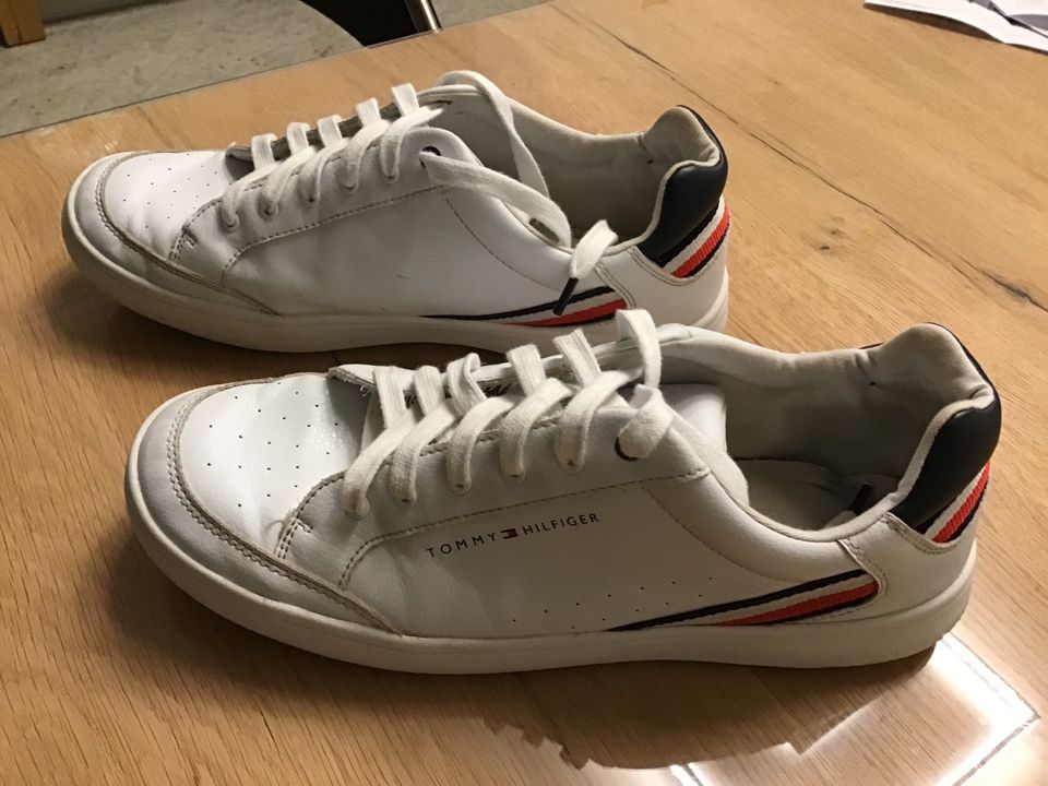 Sneakers von Hilfiger in Kastellaun