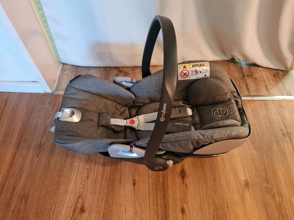 Cybex Cloud Z i-size in Husum