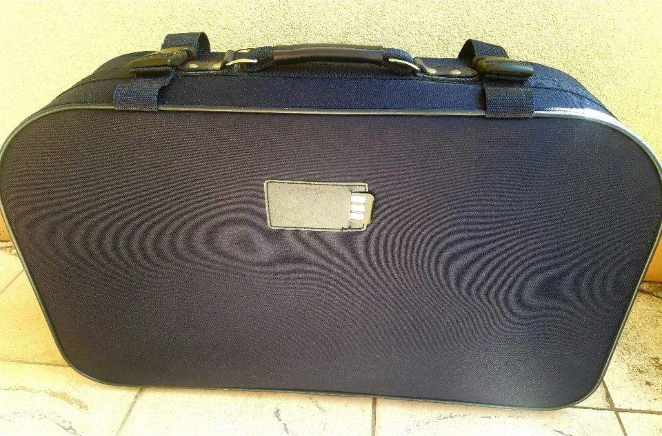 Dunkelblauer, neuwertiger Softshell Koffer in München