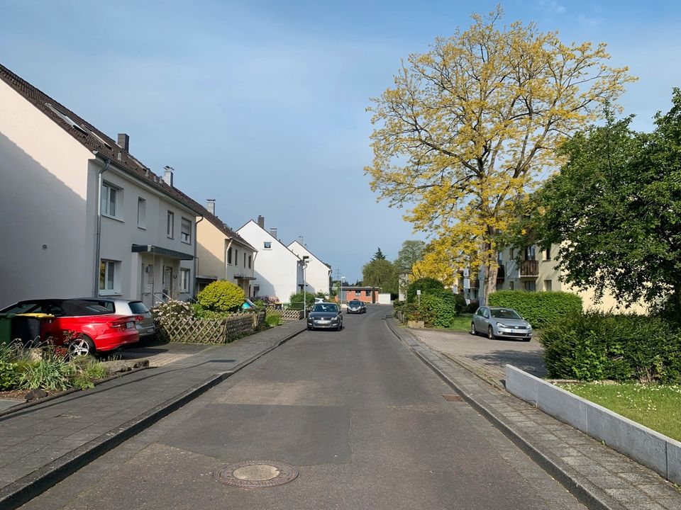 SANKT AUGUSTIN NIEDERBEG, 2-Zi. ETW bezugsfrei ca. 64 m² Wfl. Küche, Diele, Bad, Balkon, Keller, TG in Sankt Augustin