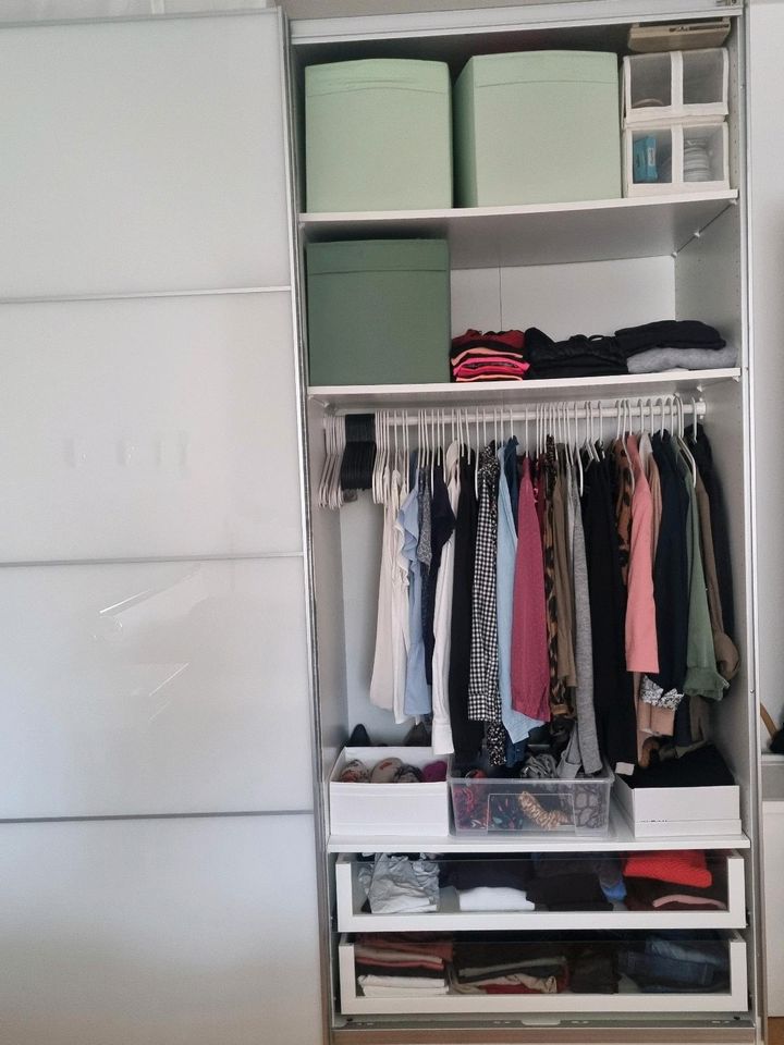 IKEA PAX Kleiderschrank 200x236cm in Radolfzell am Bodensee