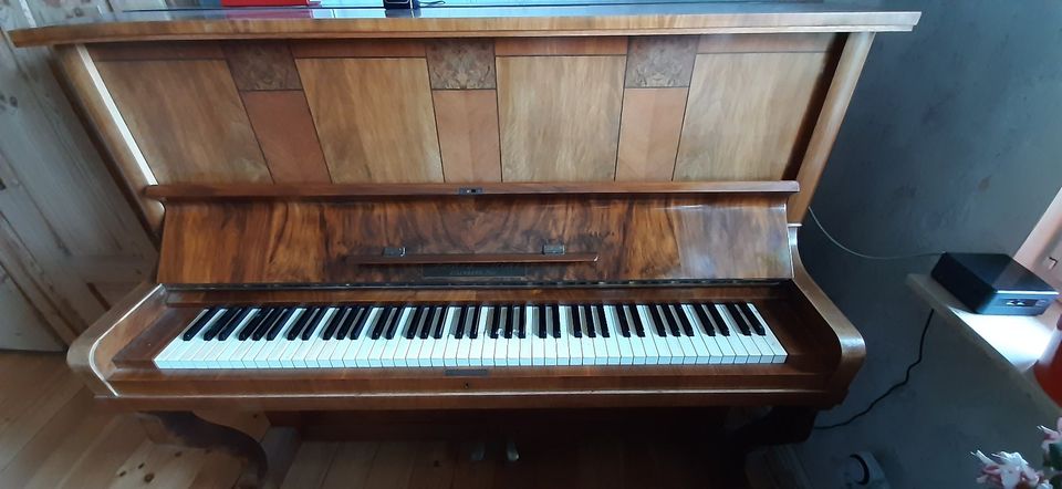 Piano zu verkaufen in Mohlsdorf