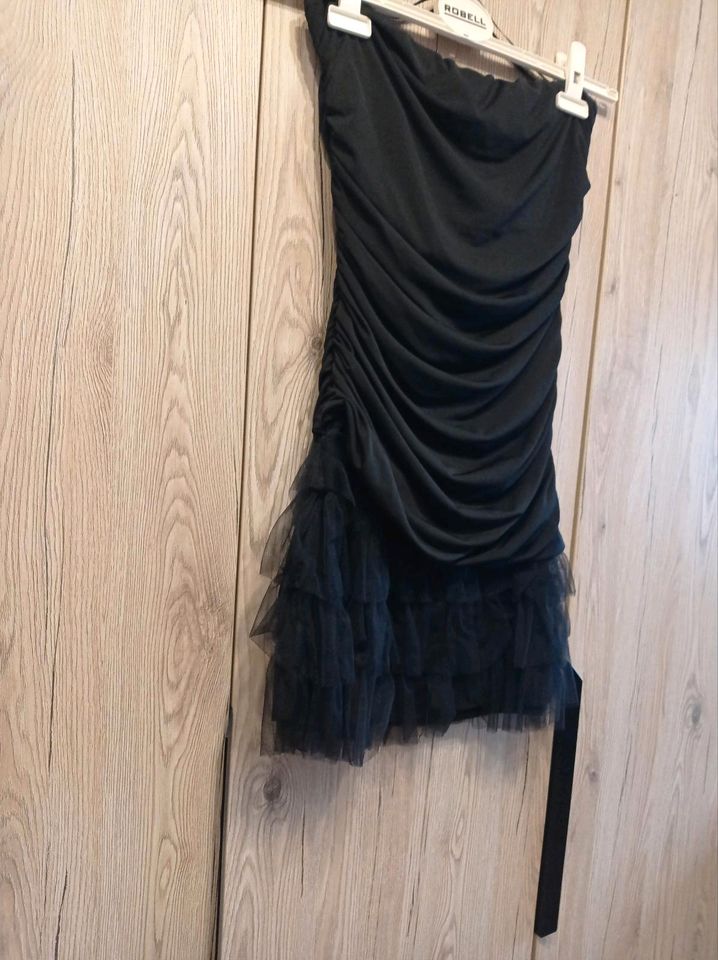 Schwarzes Röhrenkleid Größe 36/38 Marke Bodyflirt in Elsdorf