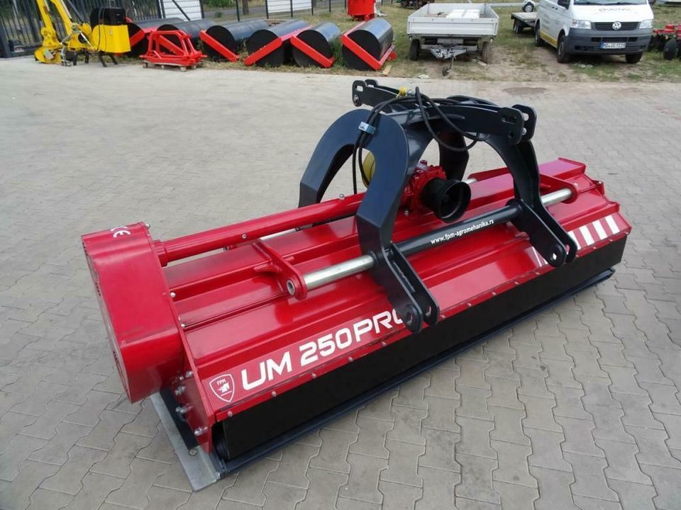 Mulcher FPM UM250PRO+ 250cmm 250 Schlegelmulcher Front Heck NEU in Osterweddingen