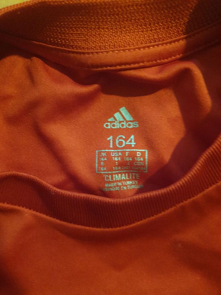 Adidas Trikot in Neukirchen-Vluyn