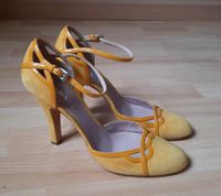 Prada Pumps Sandalen Gr. 40,5 Wildleder Lack gelb Frankfurt am Main - Nordend Vorschau