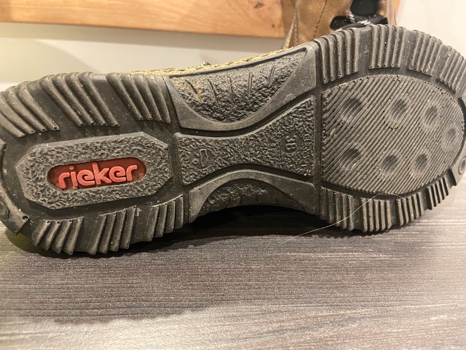 Damenschuhe der Marke Rieker in Bad Hersfeld