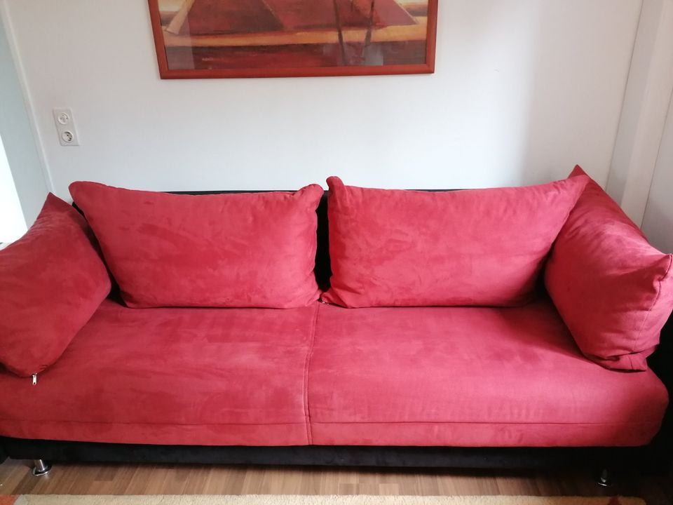 Couch, Sofa mit Schlaffunktion und große Stauraum in Augsburg