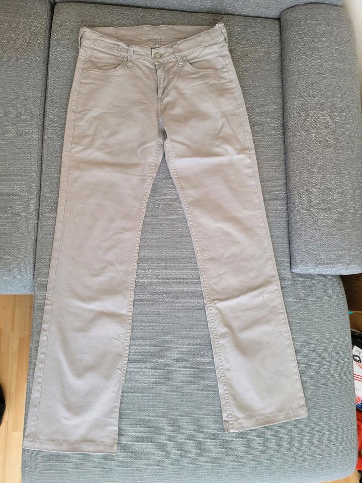 Damen Jeans Mustang Levis Cecil Gr 30 und 31 in Straelen