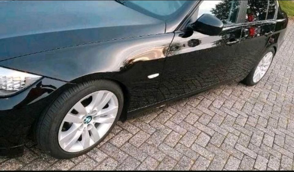 4 BMW Alufelgen 8Jx17 mit Pirelli Runflatreifen in Stedesdorf