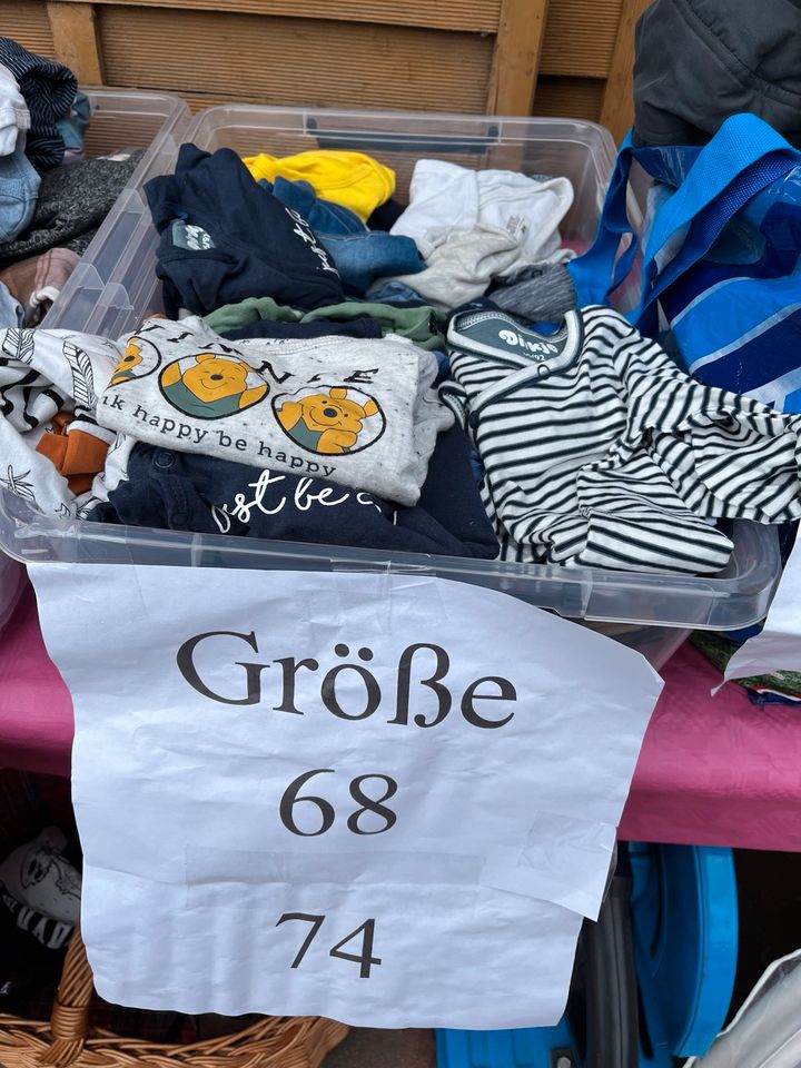 Kleiderpaket Jungs Body Hose Oberteile 68 74 in Lütjenwestedt