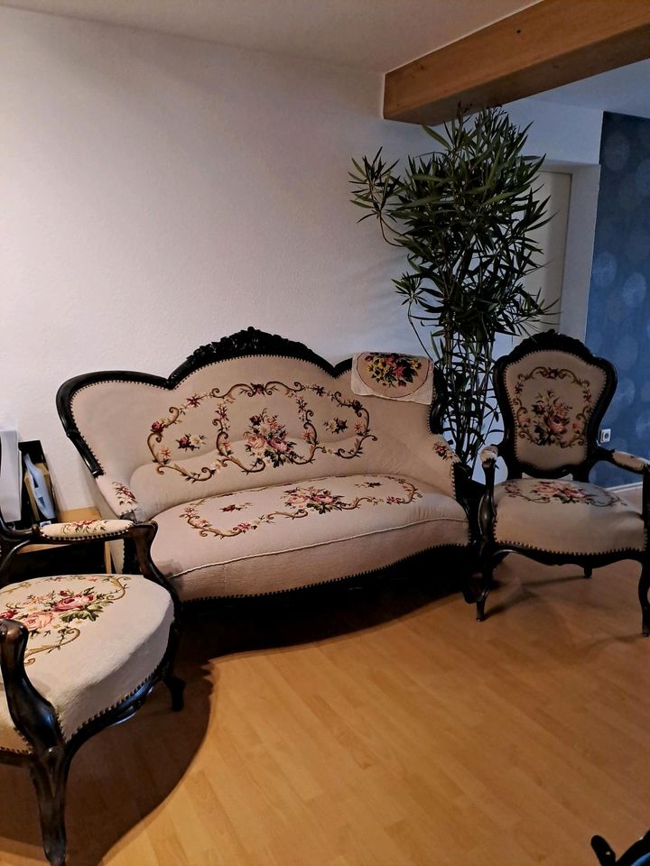 Sofa Antiquität mit zwei Sesseln in Lauterbach (Hessen)