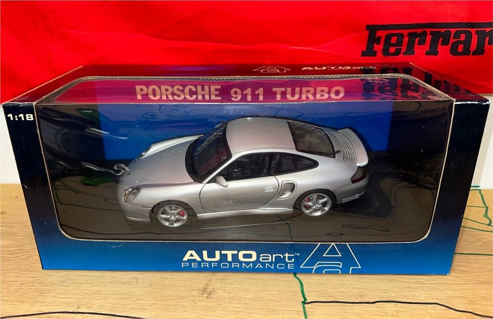 AUTOart 996 Porsche 911 Turbo Modellauto 1:18 77832 in Nürnberg (Mittelfr)