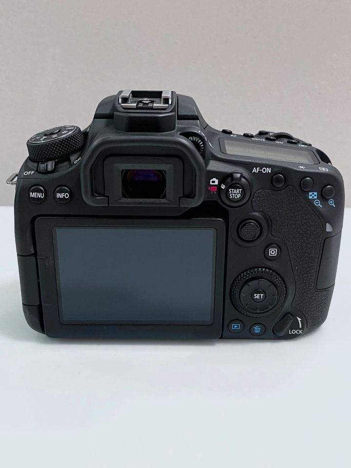 Digitalkamera Canon EOS 90D 32.5MP DSLR-Kamera <3000 Auslösungen in Herne