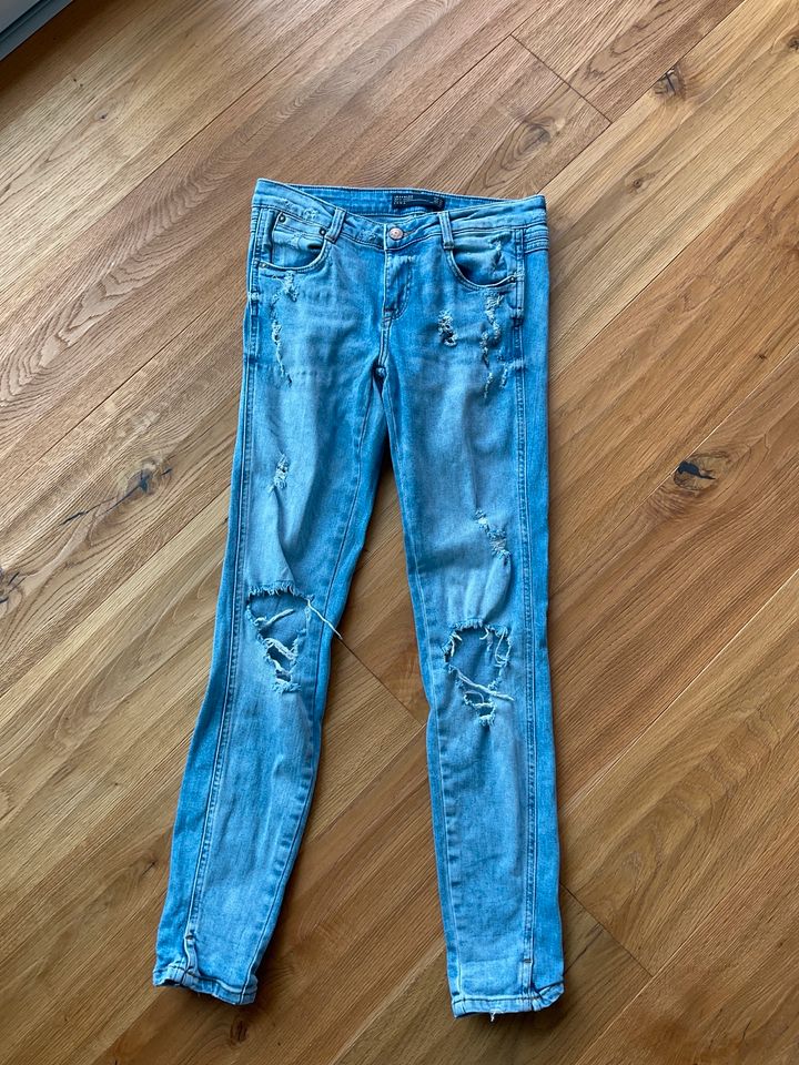 Zara Jeans Cutouts 34 in Bergkamen