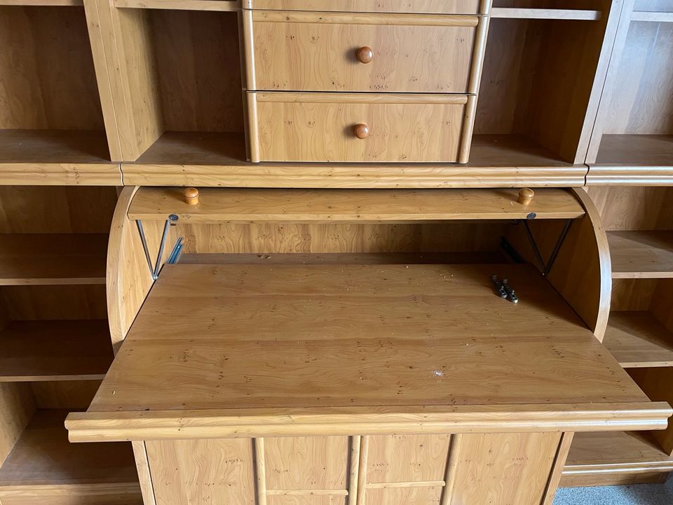 Schrank, Regal mit integriertem Schreibtisch (&Bett) in Paderborn