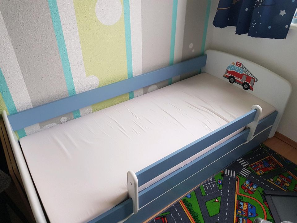 Neuwertiges Bett mit Matratze in Cottbus