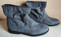 neue schöne flache Stiefeletten, Stiefel, Boots, grau, Gr. 41 Hessen - Battenberg Vorschau