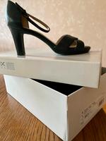 GEOX Damensandalen, 38, schwarz, mit Absatz, original verpackt Baden-Württemberg - Crailsheim Vorschau