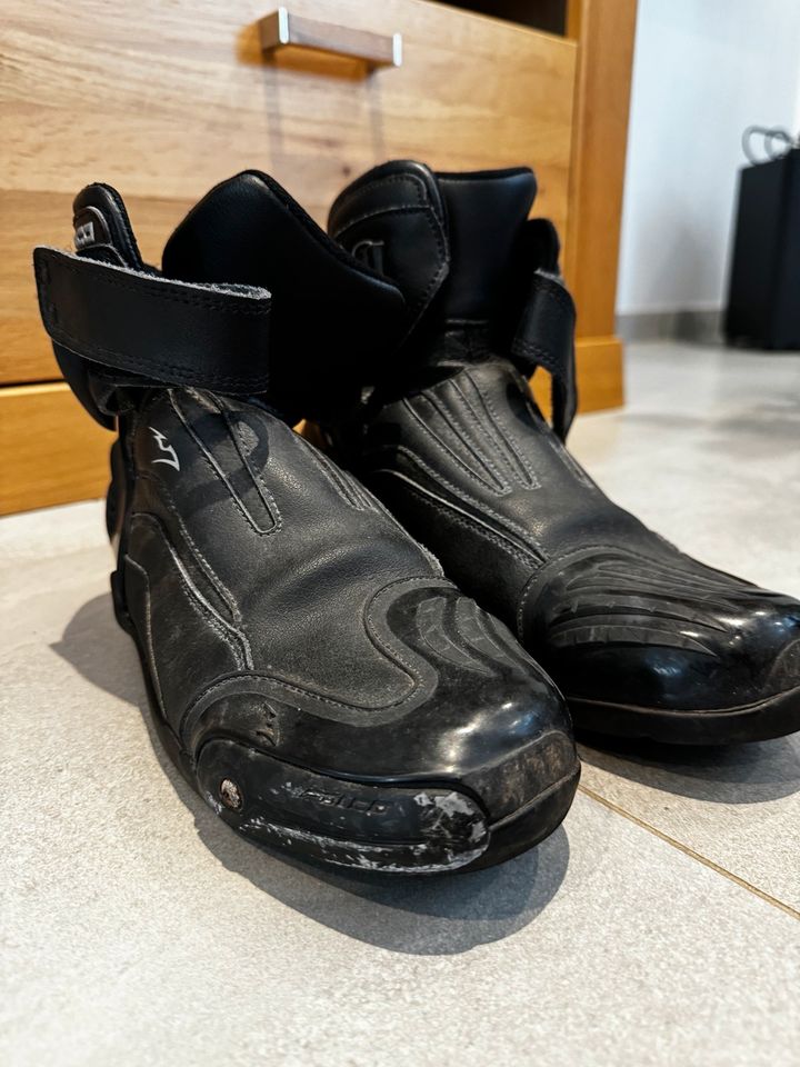 Motorradschuhe gr. 42 in Bornheim