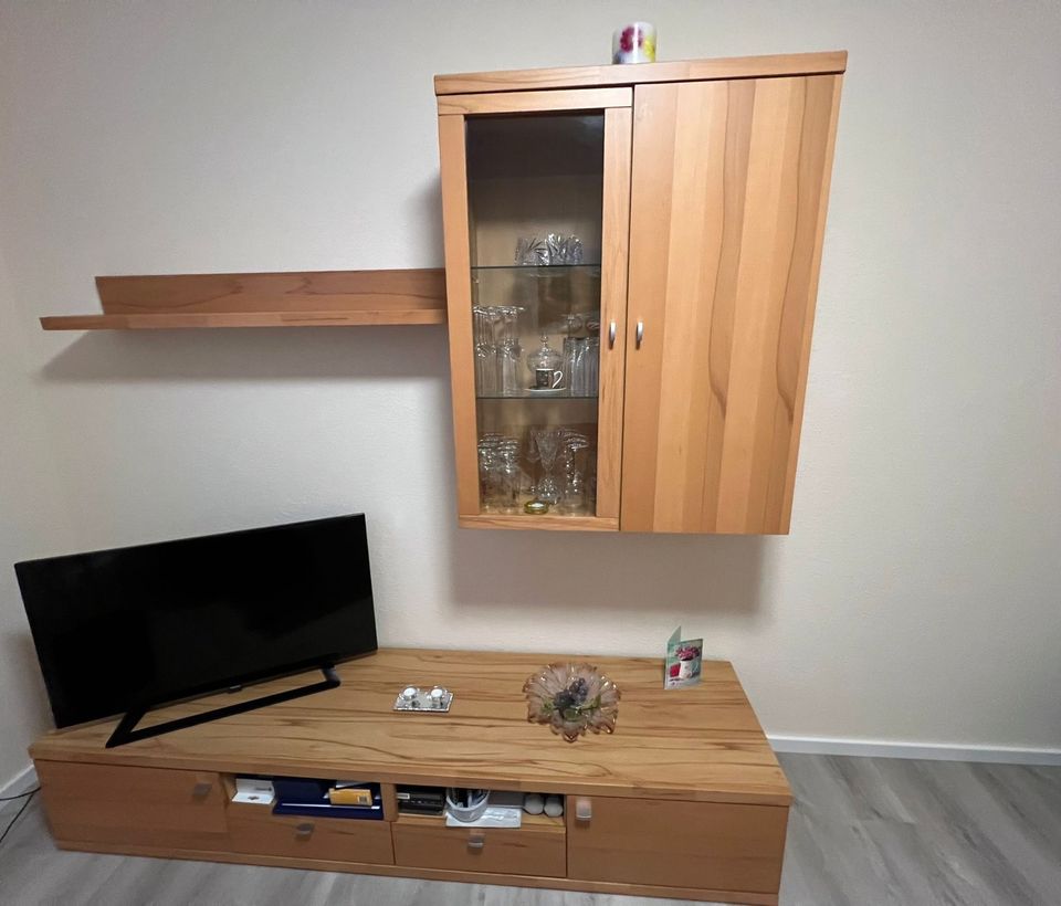 Wohnwand aus Massivholz Top Zustand!! NP 1600€ in Rhens