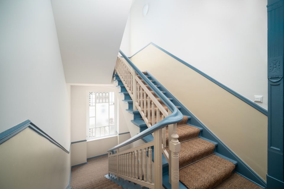 Altbau im aufstrebenden Oberschöneweide: Helle 2-Zimmer-Erdgeschosswohnung mit Terrasse in Berlin