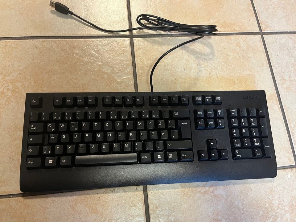 PC-Zubehör Tastatur und Maus mit USB-Stecker in Hannover