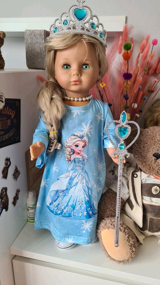 Kleines Elsa Kostüm mit Krone und Zepter in Meckenheim