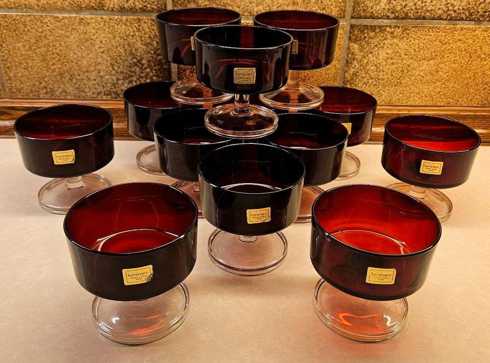 13 Luminarc Gläser Rot Rubin - Sektschalen, Eisbecher, Dessert in Neumünster