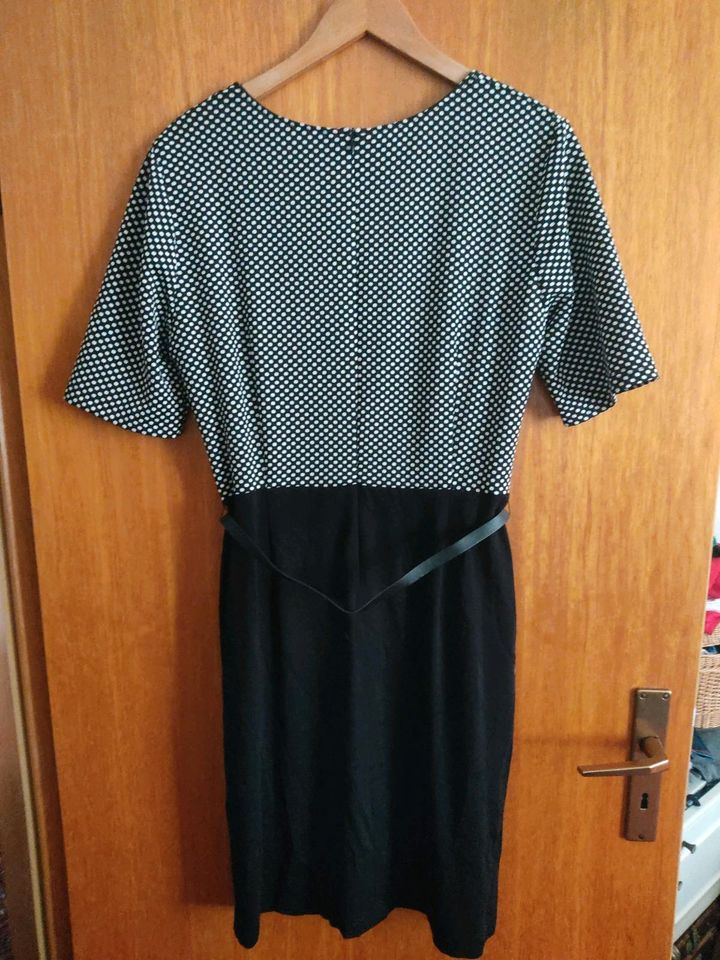 Kleid gr. 40/42 Punkte  Polka dots in Witten