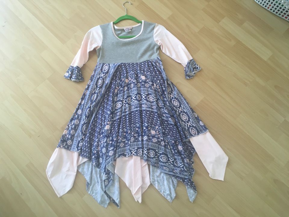 Kleid von Lilli Lovebird (Gr. 152, 12) in Berlin