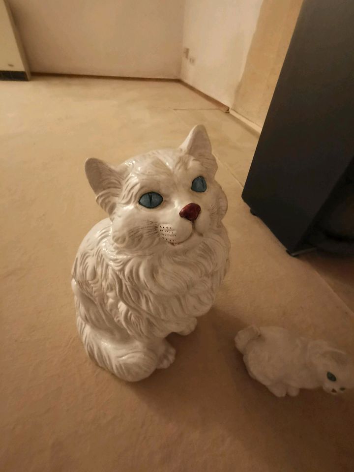 Porzellan Katze mit babykatze in Wiesbaden