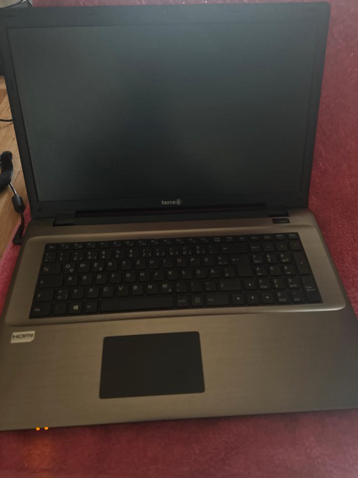 Terra Mobile 1713A 8 GB RAM Windows 11 pro 17 zoll in Hamm