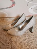 Silber glitzernde High Heels Pumps Absatzschuhe Dresden - Striesen-West Vorschau