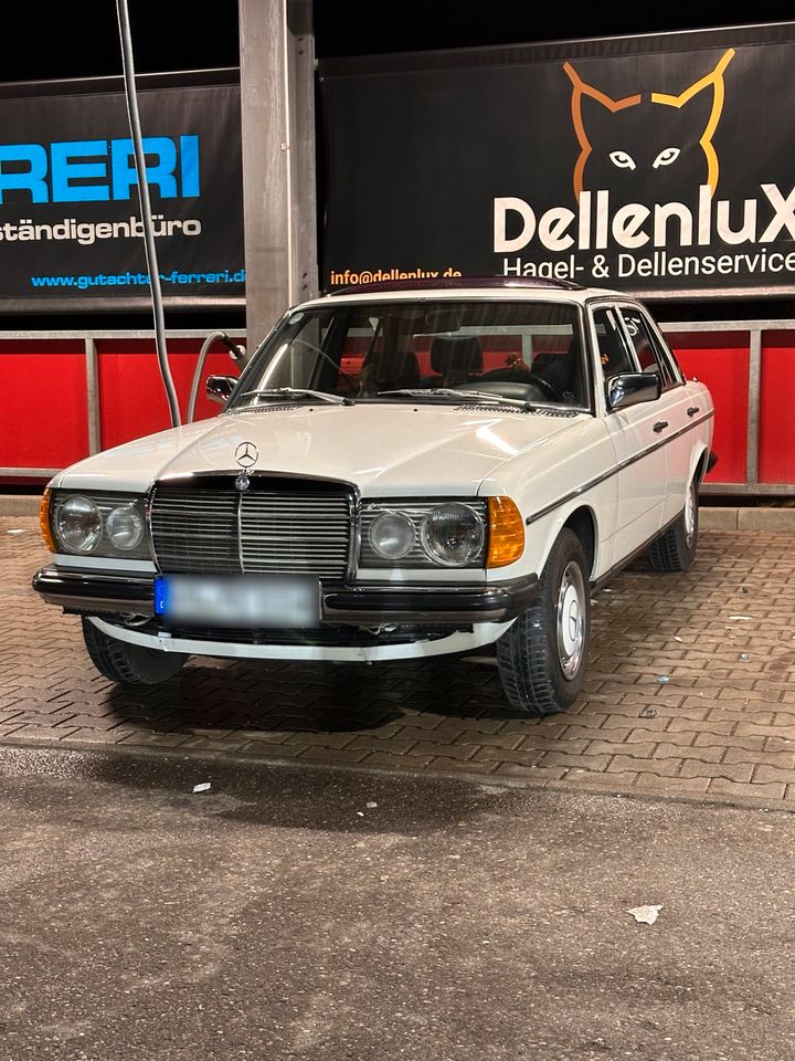 Mercedes-Benz W123 240d Automatik aus 1.Hand  H-Kennzeichen in Hüfingen