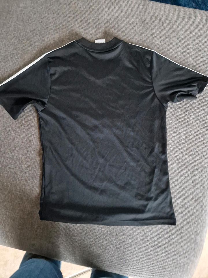 Adidas Sporthose (3/4) und Shirt in Größe 152 in Rheinbach