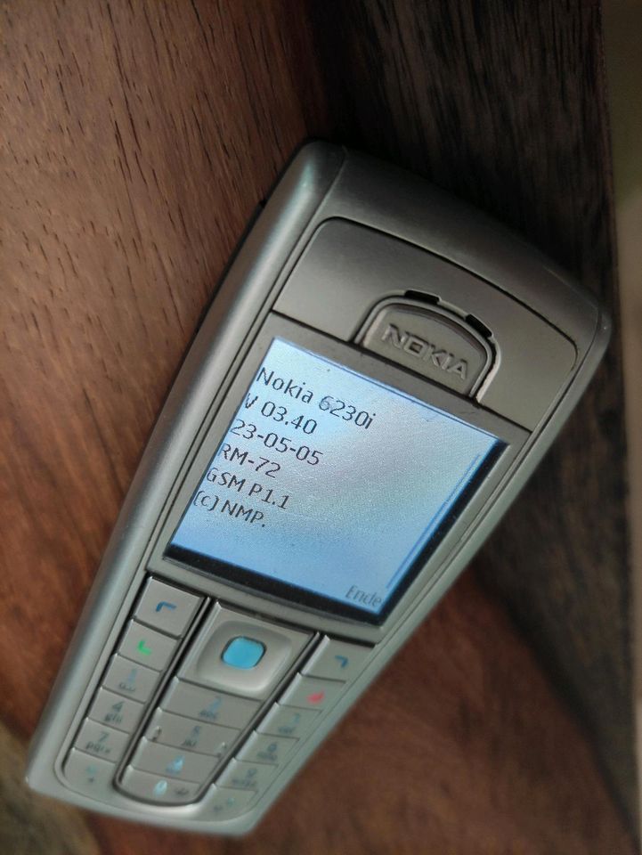 Nokia 6230i (kein Nokia 3310) in Braunschweig