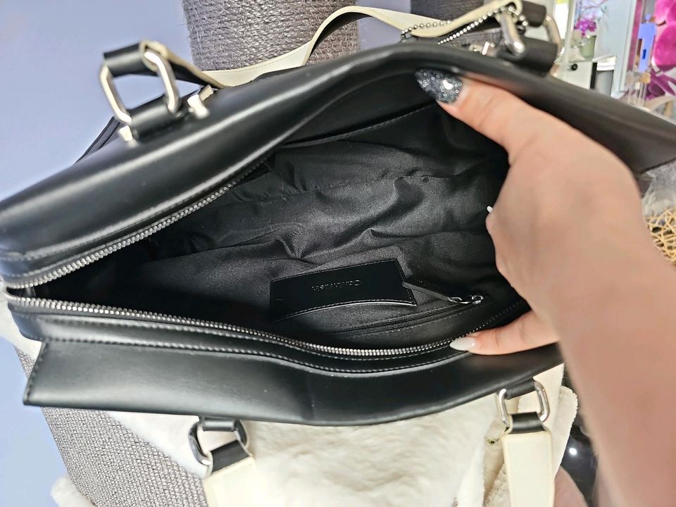Calvin Klein Handtasche schwarz in Windeck