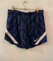 Kurze Sporthose / Shorts von Nike blau weiß in L Hessen - Zwingenberg Vorschau