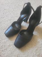 Zara Pumps neuwertig Gr.39 Hannover - Herrenhausen-Stöcken Vorschau