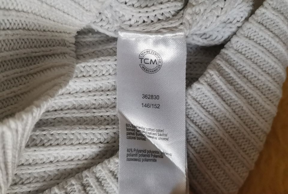 3x Pullover Gr.146/152: TCM Stern Wendepailletten / L.O.G.G H&M in Wiesbaden