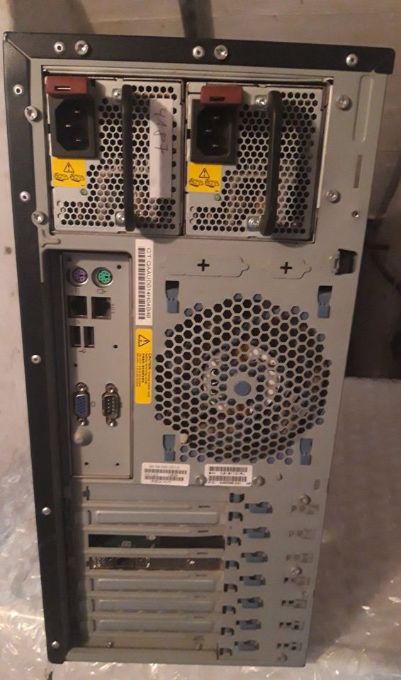 HP ProLiant ML310 G5 Server in Perleberg