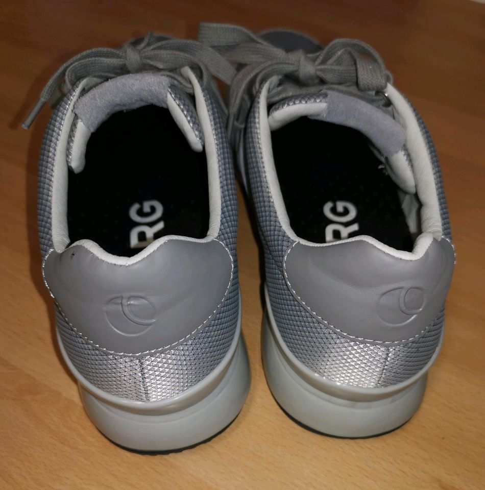1xgetr. Borg Sneaker Schuhe Größe 42 in Herford