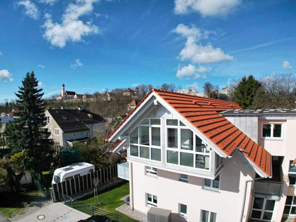 LUXURIÖSE DETAILS - NEUWERTIG - MODERN - 2-Zimmer Dachgeschosswohnung mit Balkon in Schongau in Schongau