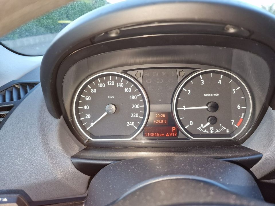 BMW 1er  TÜV neu Benzin  Automatik in Meschede