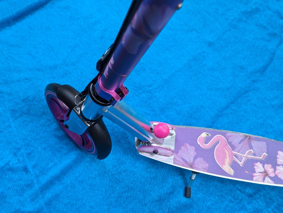 myToys Scooter 2005 Design Flamingo mit Tragegurt in Schenefeld