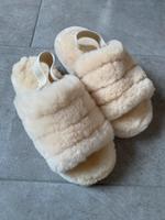 Ugg Hausschuhe uggs Schlappen NEU Nordrhein-Westfalen - Leopoldshöhe Vorschau